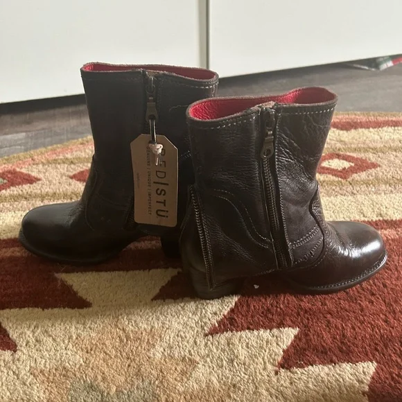 Bed Stu Iris Black Leather Ankle Boots Zipper Detail 6.5 NWT - Picture 2 of 6